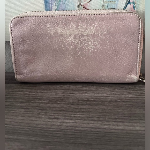 Chloe Pink Zippy Wallet - Picture 2 of 9